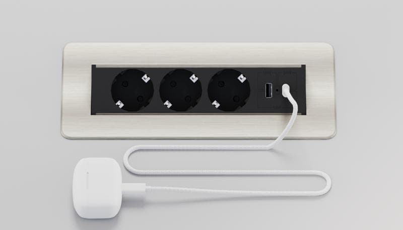 Блок розеток выдвижной горизонтальный (3 розетки, USB-A, USB-C)